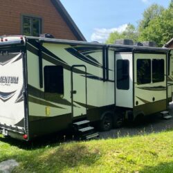 Fifth wheel Grand Design Momentum M 2018 - Mathieu Bilodeau (32 copie