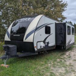 ROULOTTE SUNSET TRAIL GRAND RESERVE 2018 - JENNY LAPOINTE (23) COPIE